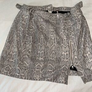 Free people snake skin skirt double lined with slit and zipper